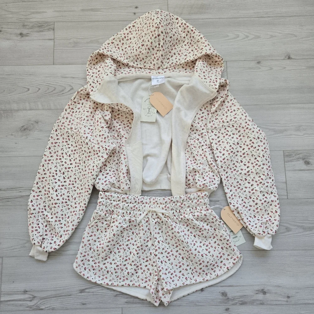 Blogilates | Marshmallow Full Zip Hooded Jacket + Dolphin Shorts Sweater Set - Picture 4 of 12
